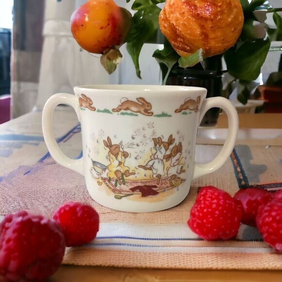 Bunnykins Hug A Mug Bunnies Blowing Bubbles NEW No Box 2 Handles ROYAL DOULTON.  - Picture 15 of 16
